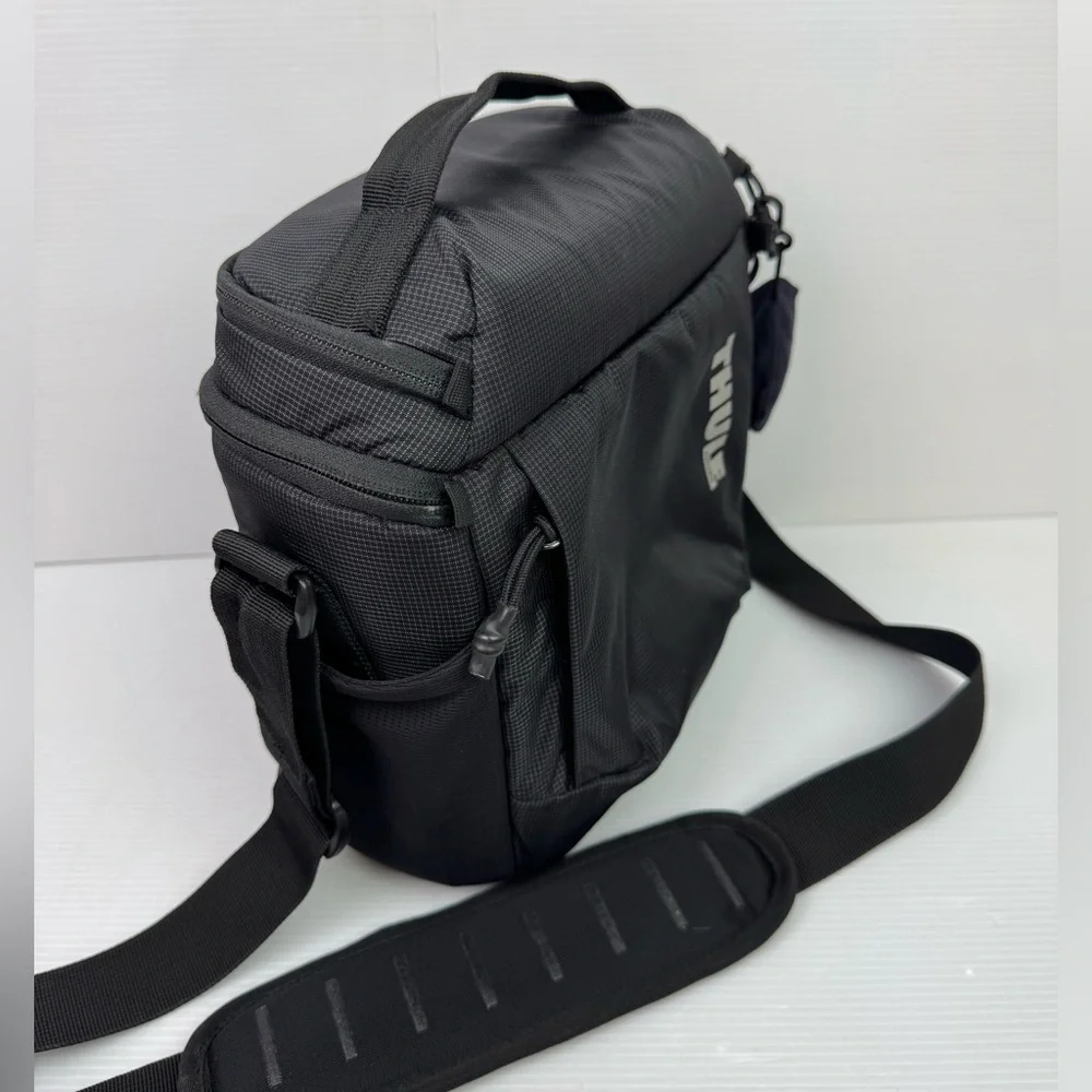 THULE Aspect Camera DSLR Shoulder Pack Travel Bag Padded - Black NO DIVIDERS